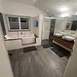 Leos アパート ビショフスホーフェン